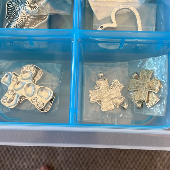 Items to make necklaces …Most purchased through Etsy….comes with container - Picture 4 of 8